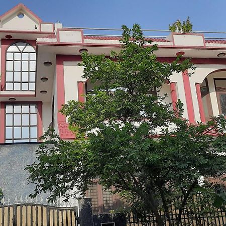 Balaji Bed&Breakfast Greater Noida Bagian luar foto