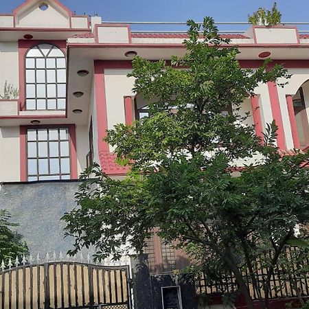 Balaji Bed&Breakfast Greater Noida Bagian luar foto