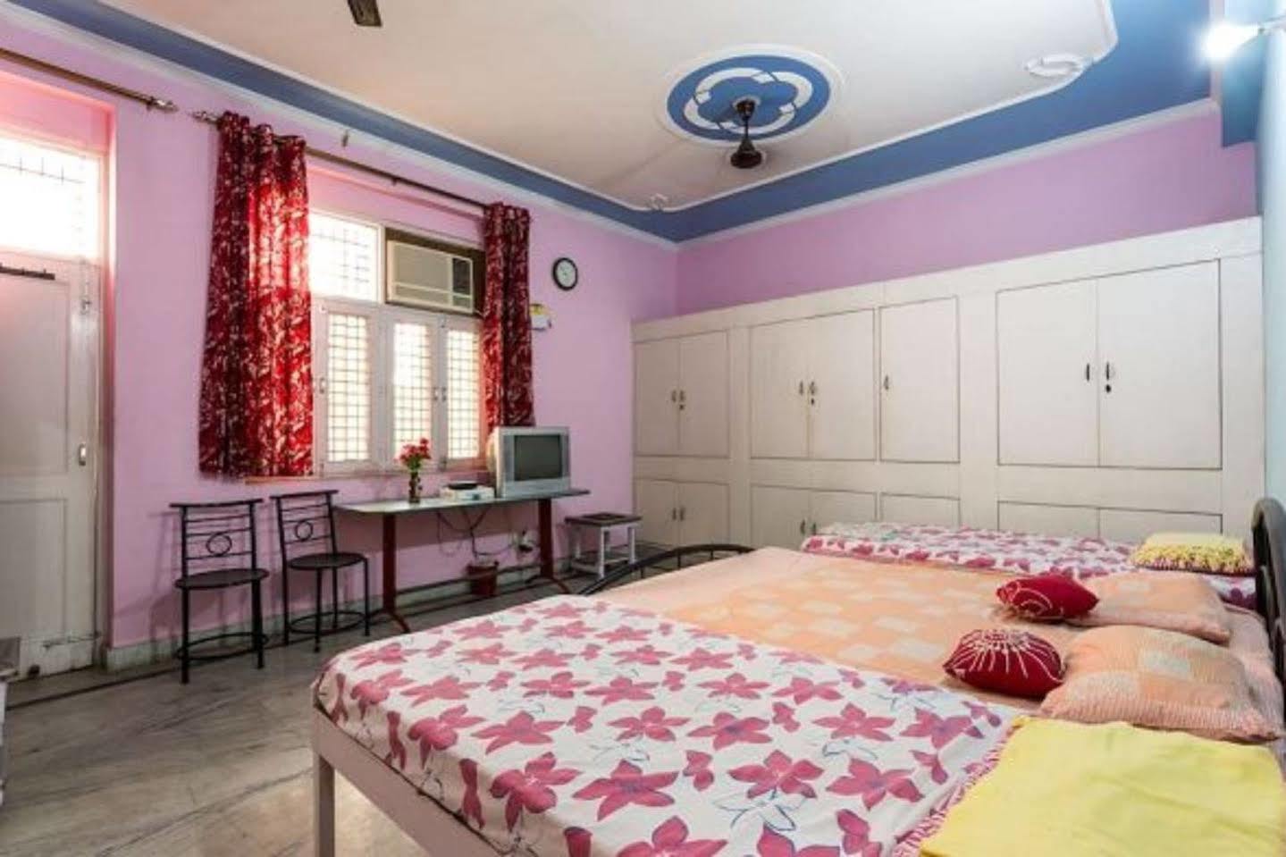Balaji Bed&Breakfast Greater Noida Bagian luar foto