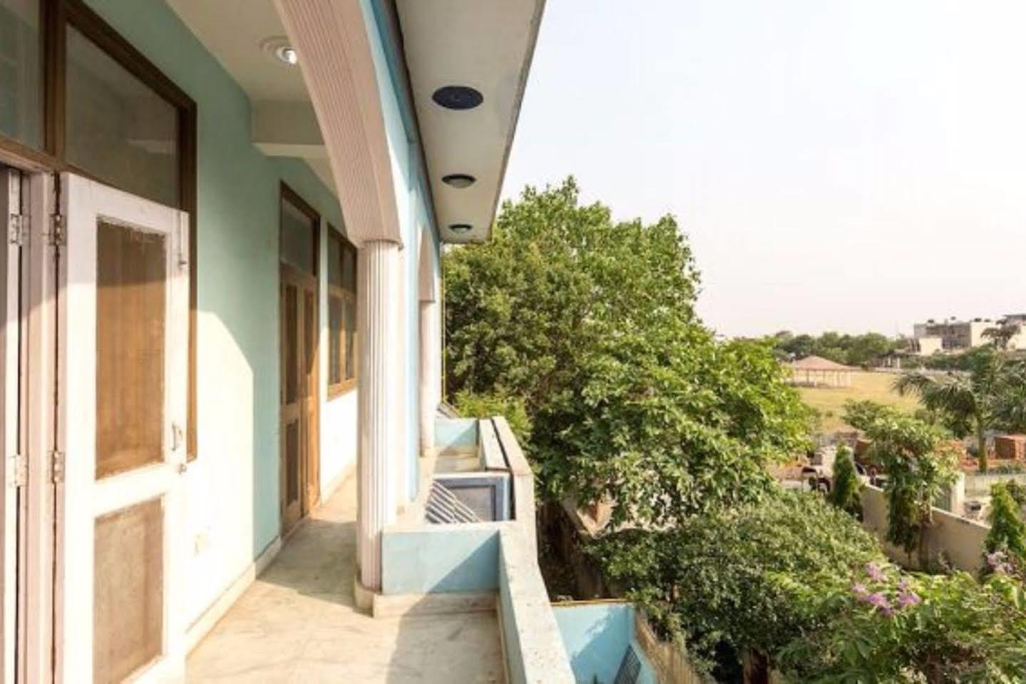 Balaji Bed&Breakfast Greater Noida Bagian luar foto